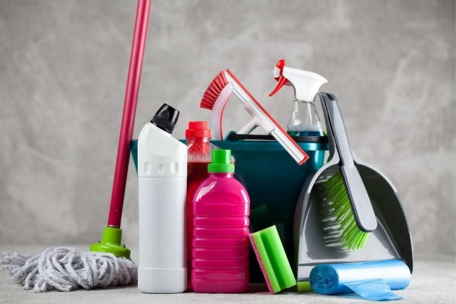 dụng cụ dọn dẹp nhà cửa