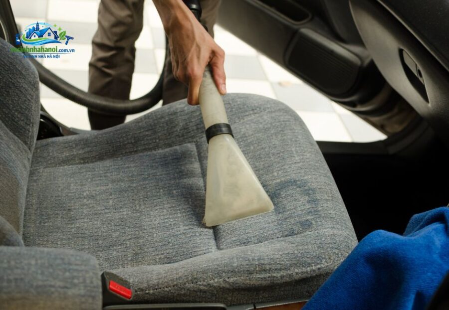 tại sao nên vệ sinh ghế ô tô thường xuyên