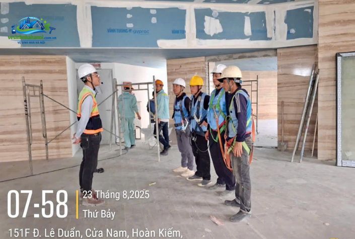 vệ sinh công nghiệp hoàn kiếm