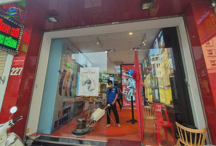 Vệ sinh công nghiệp showroom, mặt bằng kinh doanh